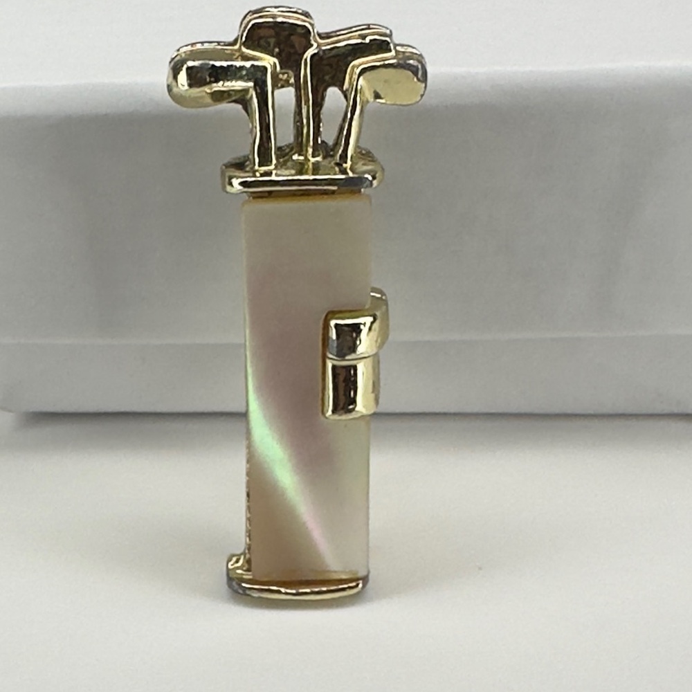 Vintage Gold Tone Golf Bag Brooch With Golf Clubs And a Mother of Pearl Inlay